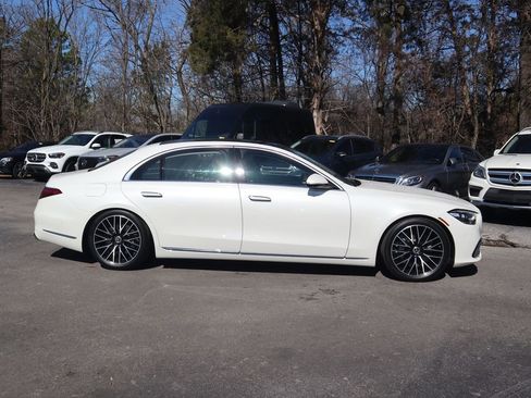 Used 2023 Mercedes-Benz S 580 4MATIC Sedan image 2