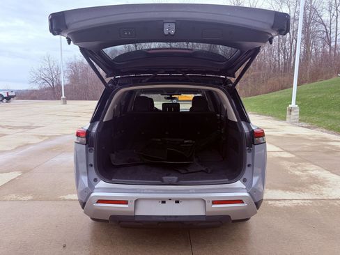 Used 2024 Nissan Pathfinder SL AWD/4WD image 28