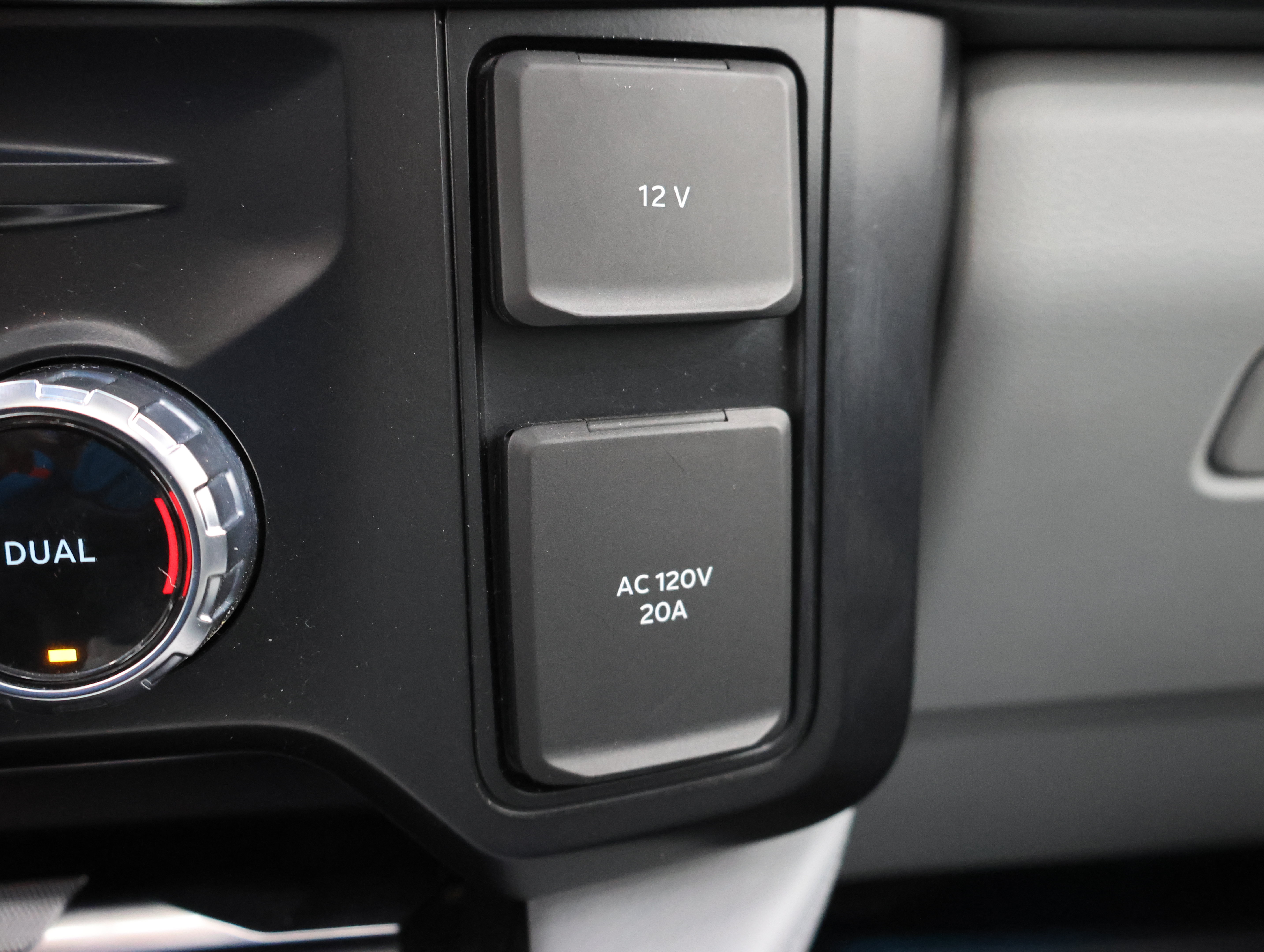 Used 2024 Ford F350 Limited w/ FX4 Off-Road Package AWD/4WD image 60