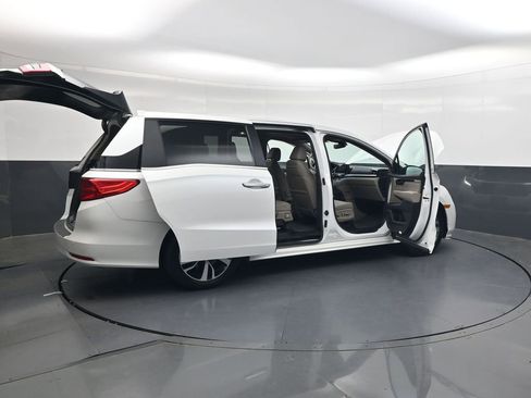 Used 2023 Honda Odyssey Touring image 41