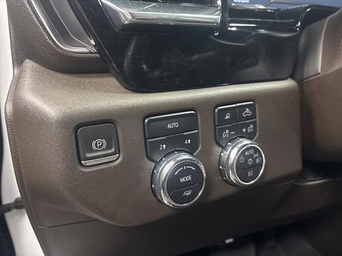 Used 2023 GMC Sierra 1500 SLT image 12