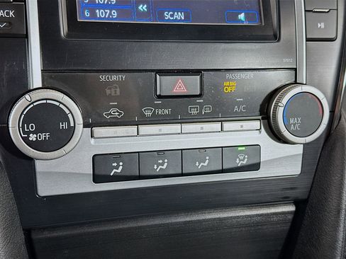 Used 2012 Toyota Camry SE image 23