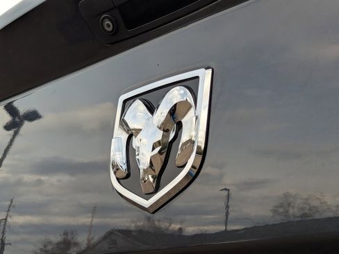 Used 2015 RAM 1500 Laramie w/ Convenience Group image 33