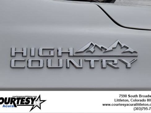 Used 2025 Chevrolet Tahoe High Country AWD/4WD image 6
