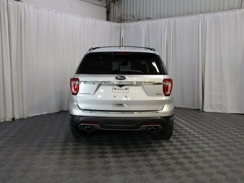 Used 2018 Ford Explorer Limited image 27