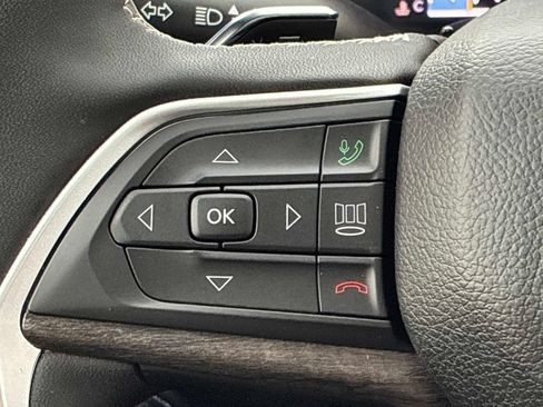 Certified 2025 Jeep Grand Cherokee Limited AWD/4WD image 25