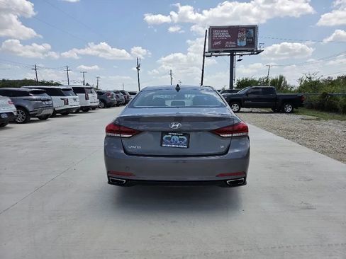 Used 2016 Hyundai Genesis 3.8 RWD image 6