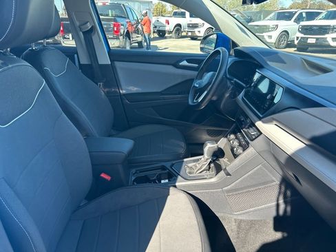 Used 2024 Volkswagen Taos SE image 19