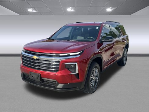 Used 2026 Chevrolet Traverse LT w/ Driver Confidence Package FWD image 7