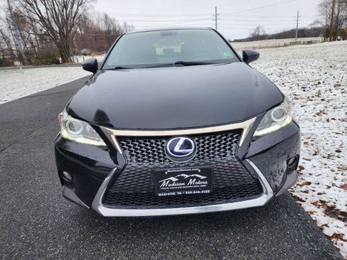 Used 2017 Lexus CT 200h image 3