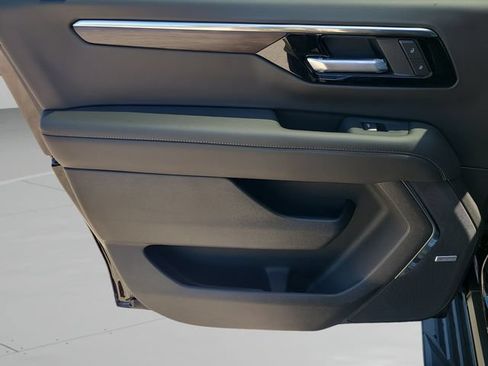New 2026 Chevrolet Suburban LT w/ Comfort Package RWD image 20