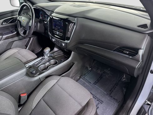 Used 2022 Chevrolet Traverse LT image 30