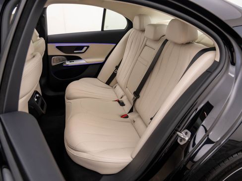 Used 2025 Mercedes-Benz E 350 4MATIC Sedan w/ Winter Package image 17