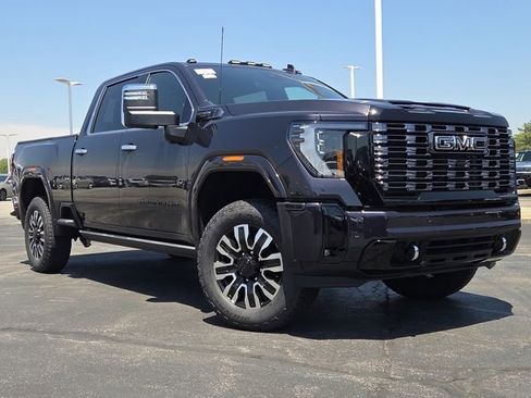 New 2026 GMC Sierra 2500 Denali Ultimate w/ LPO, Black Badging Package AWD/4WD image 2