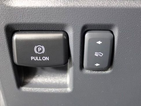 Used 2023 Ford F150 Lariat w/ FX4 Off-Road Package AWD/4WD image 19