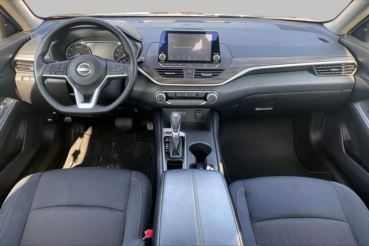 Used 2025 Nissan Altima 2.5 SV FWD image 15