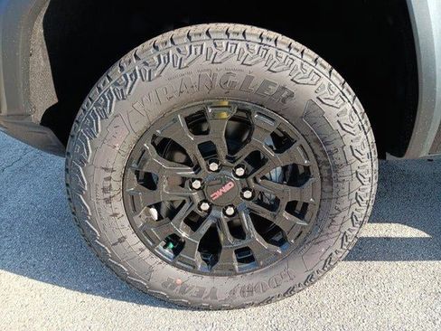New 2026 GMC Canyon Elevation RWD image 2