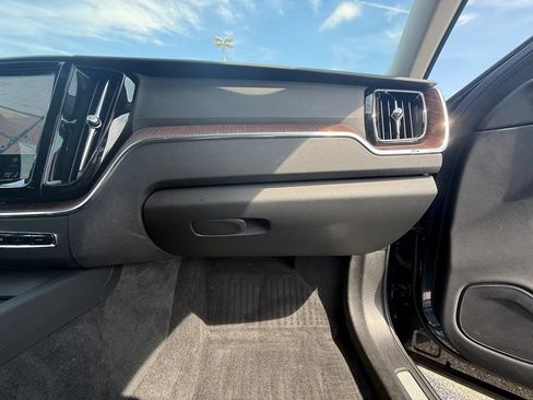 Used 2023 Volvo XC60 B5 Plus w/ Climate Package AWD/4WD image 31