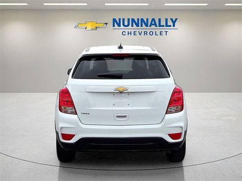 Used 2022 Chevrolet Trax LS w/ Tint and Cruise Package image 4