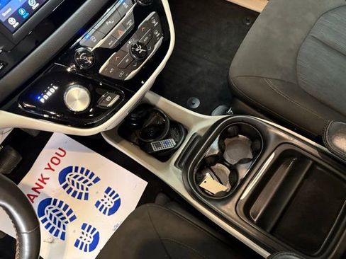 Used 2020 Chrysler Pacifica Touring w/ Cold Weather Group image 29