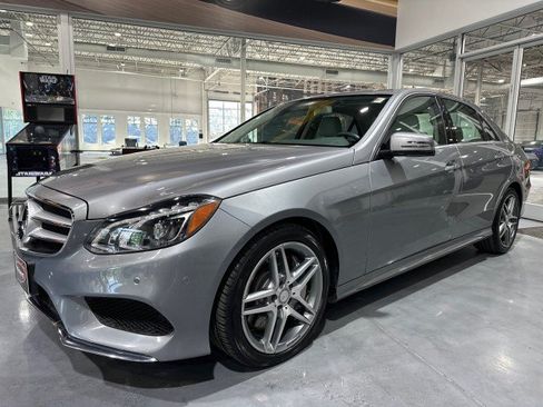 Used 2014 Mercedes-Benz E 550 4MATIC Sedan w/ Premium 1 Package image 19