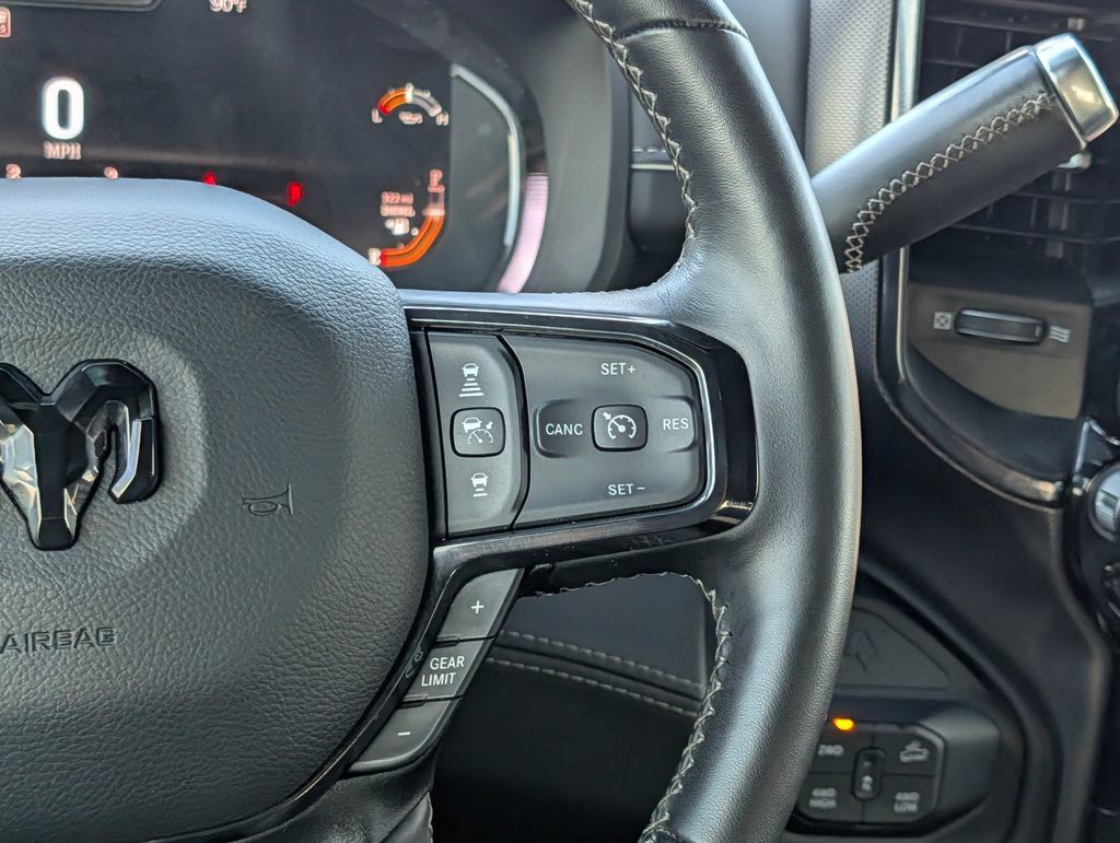 Used 2025 RAM 2500 Limited AWD/4WD image 20