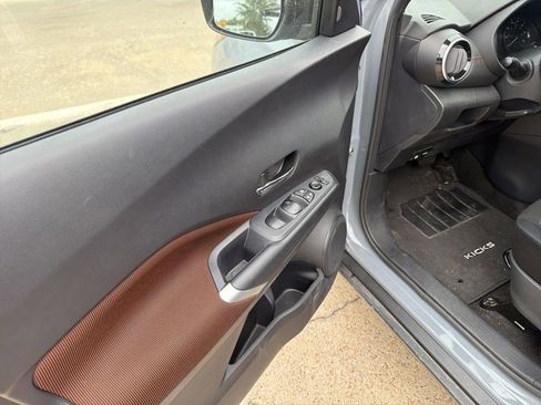 Used 2023 Nissan Kicks SR FWD image 10