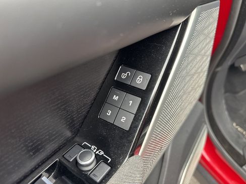 Used 2019 Land Rover Range Rover Velar R-Dynamic HSE image 35