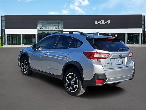 Used 2018 Subaru Crosstrek 2.0i Premium w/ Eyesight System image 3