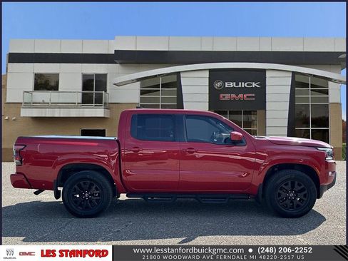 Used 2022 Nissan Frontier SV w/ SV Premium Package image 7