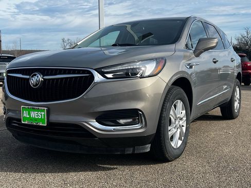 Used 2018 Buick Enclave Essence image 9