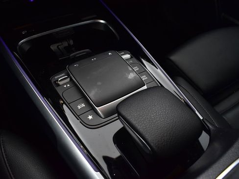 Certified 2022 Mercedes-Benz GLB 250 4MATIC image 21