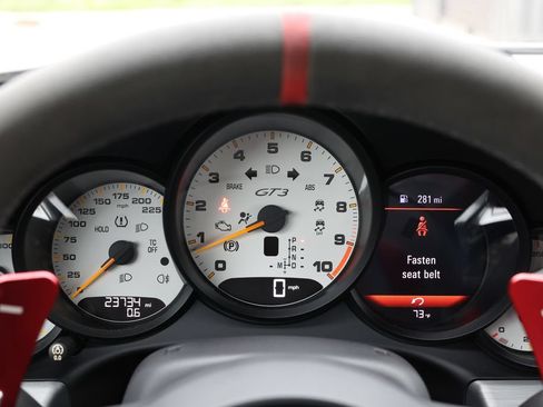 Certified 2018 Porsche 911 GT3 RWD image 37