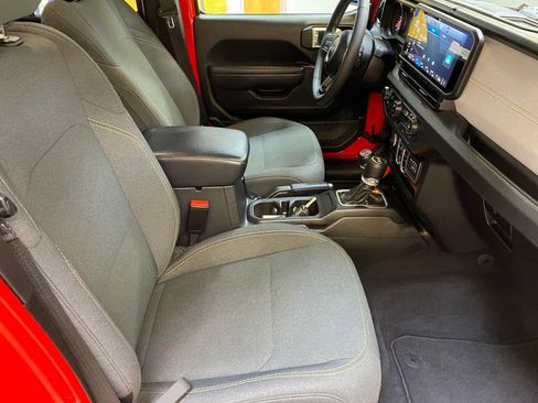 Used 2025 Jeep Wrangler Unlimited Sport AWD/4WD image 24