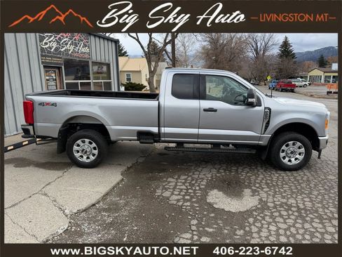 Used 2023 Ford F250 XLT w/ Camper Package image 6