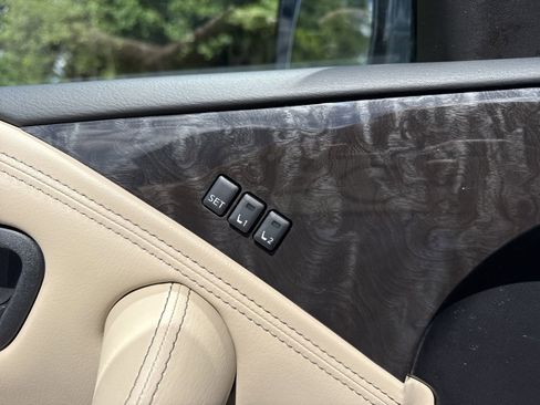 Used 2024 Nissan Armada Platinum w/ Captain's Chairs Package image 21