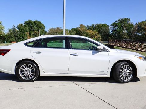 Used 2016 Toyota Avalon Limited image 5