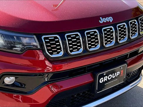 Used 2025 Jeep Compass Limited AWD/4WD image 29