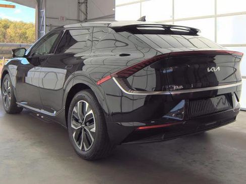 Used 2024 Kia EV6 Wind w/ Wind Technology Package AWD/4WD image 4