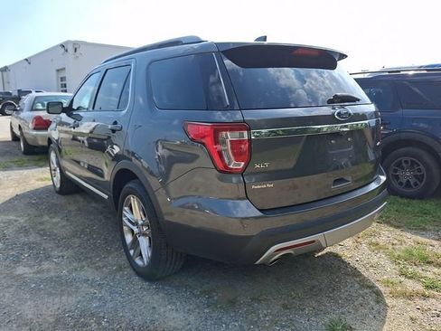 Used 2017 Ford Explorer XLT w/ Equipment Group 202A AWD/4WD image 6