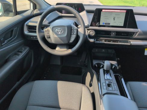 New 2026 Toyota Prius LE image 32