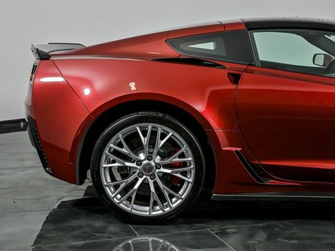 Used 2015 Chevrolet Corvette Z06 w/ 2LZ Preferred Equipment Group image 12