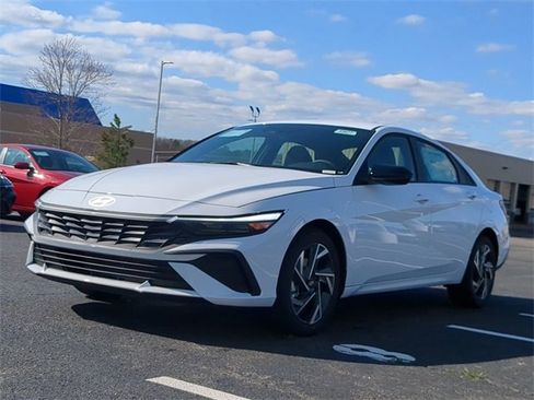New 2025 Hyundai Elantra Sport image 7