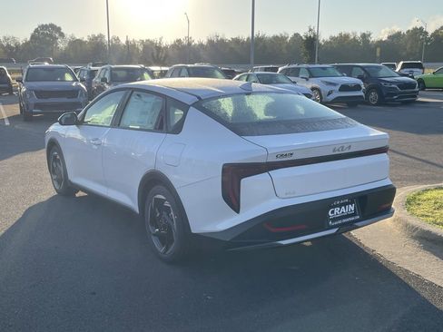New 2025 Kia K4 EX image 5
