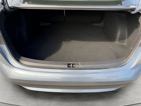 Used 2022 Toyota Corolla LE FWD image 36