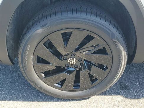 New 2026 Volkswagen Atlas SE FWD image 5
