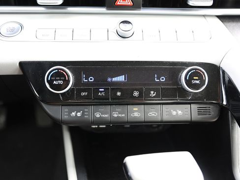 Certified 2023 Hyundai Elantra Limited w/ Cargo Package FWD image 23