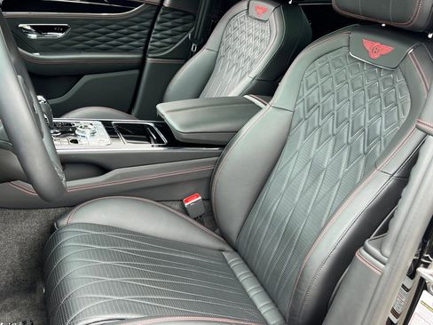 Used 2022 Bentley Flying Spur V8 AWD/4WD image 4