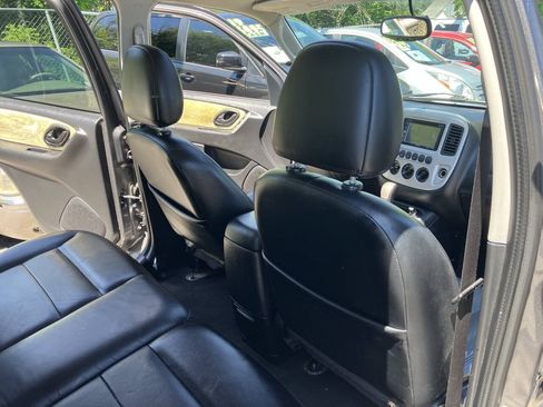 Used 2005 Ford Escape Limited AWD/4WD image 28