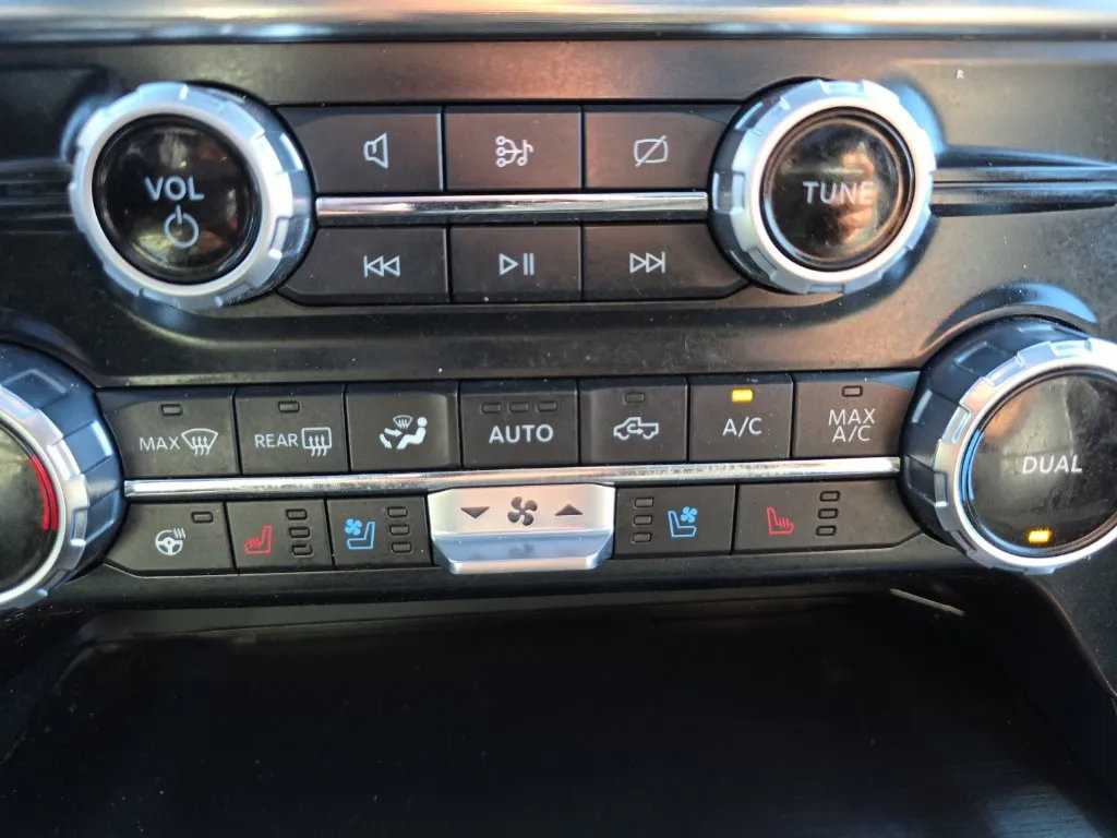 Used 2023 Ford F150 Lariat w/ Equipment Group 502A High AWD/4WD image 32